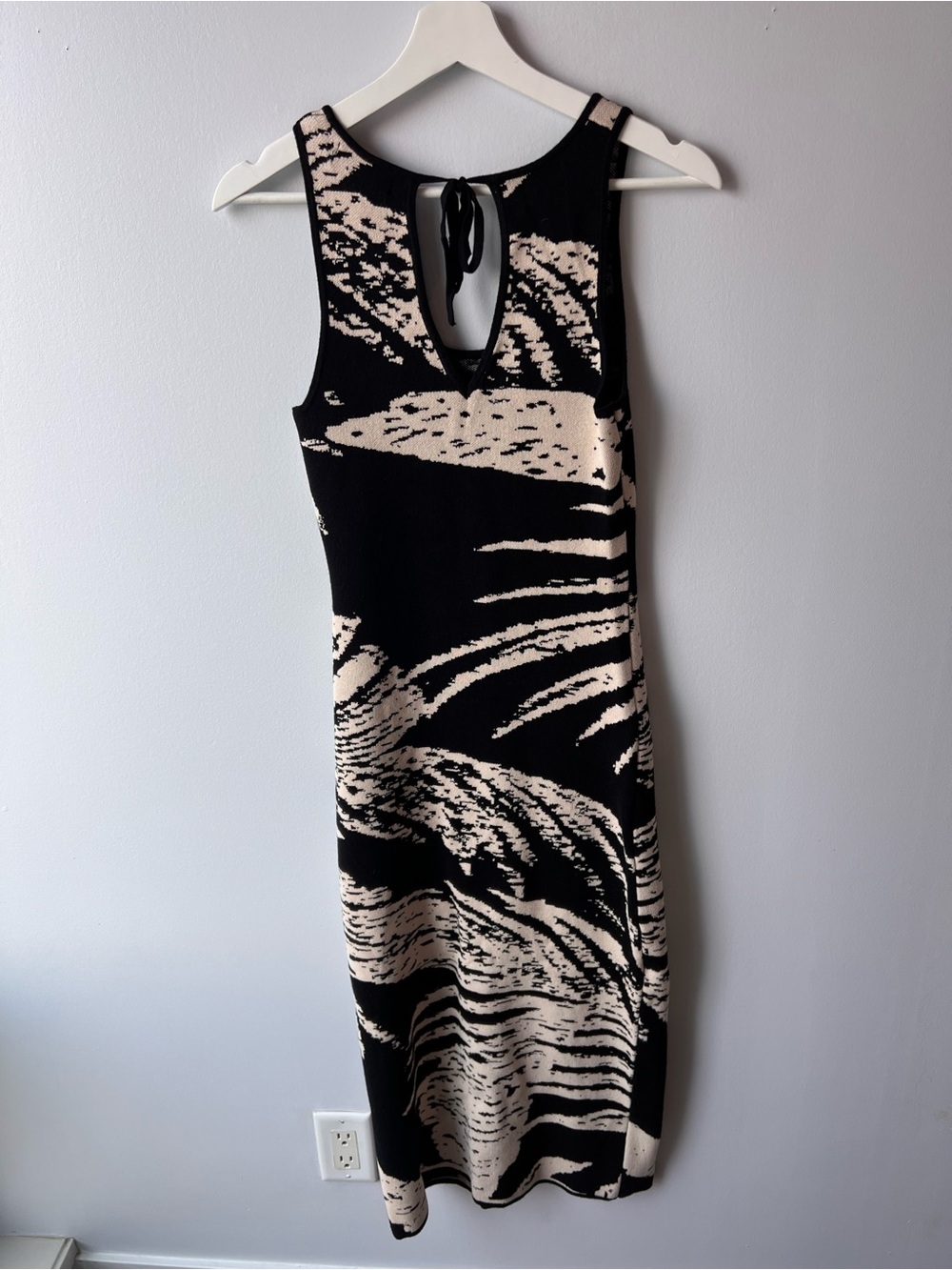 REVOLVE House of Harlow 1960 Black and Beige Abstract Midi Knit Dress Palm Leaf - Picture 2 of 7